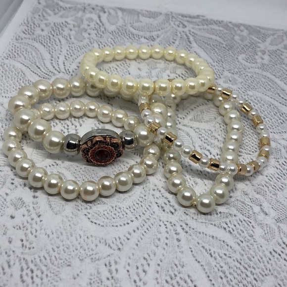 Curated bundle 5 faux pearl stretch costume dressy glam bracelets retro style - Picture 3 of 5